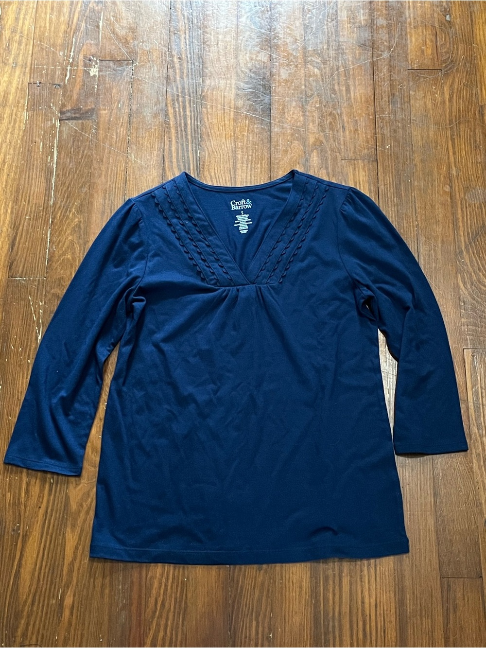 Croft & Barrow Navy Scalloped V-Neck 3/4 Sleeve Women's Top
